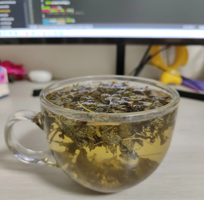 中午吃油腻多泡杯瑶山野生银藤茶解腻